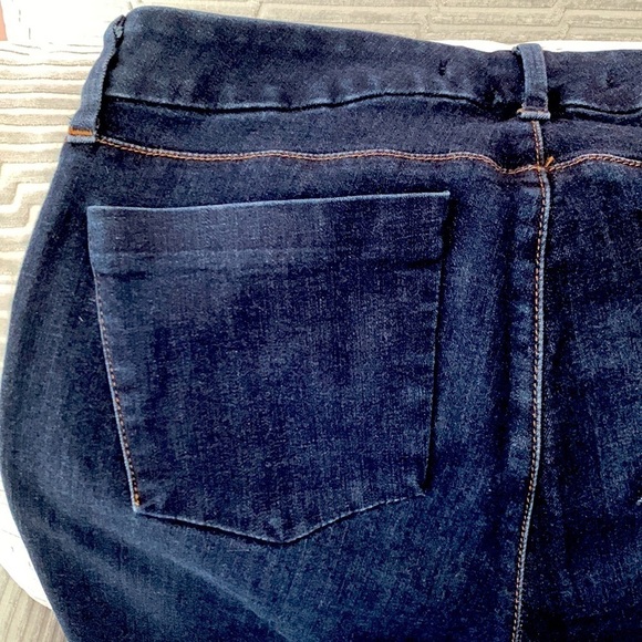 J Brand Women’s Jeans (Night Shadow) Dark Indigo Wash. Cuffed. Size 29 - Picture 4 of 12